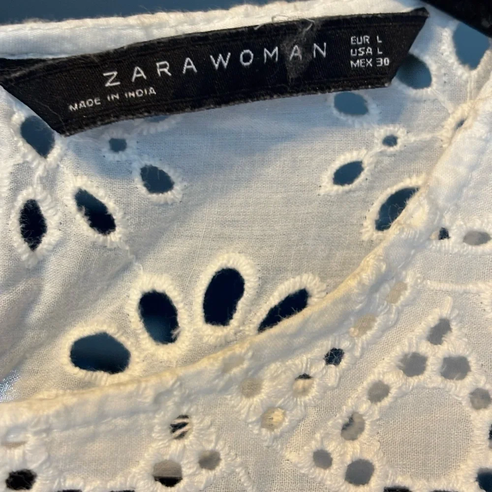 Zara Woman Long Sleeve Eyelet Ruffle Blouse Size Large - Excellent Condition
